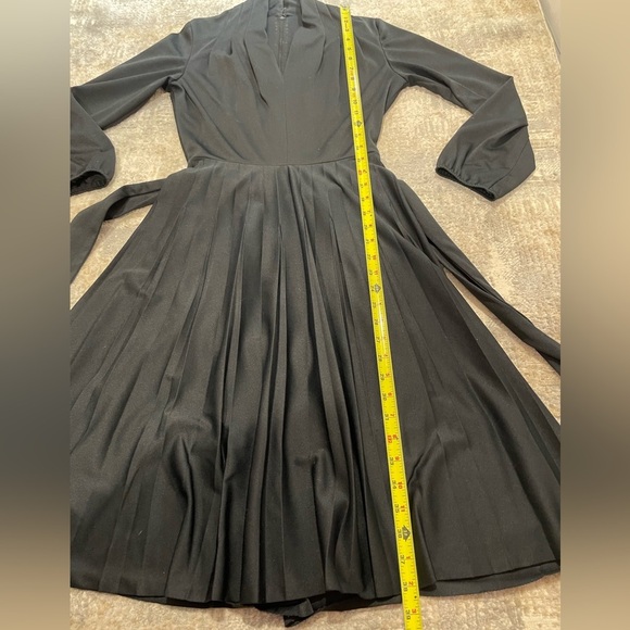 Vintage Sears Black Pleated Skirt Dress With High Pleated V- Neckline Belted - Picture 9 of 11